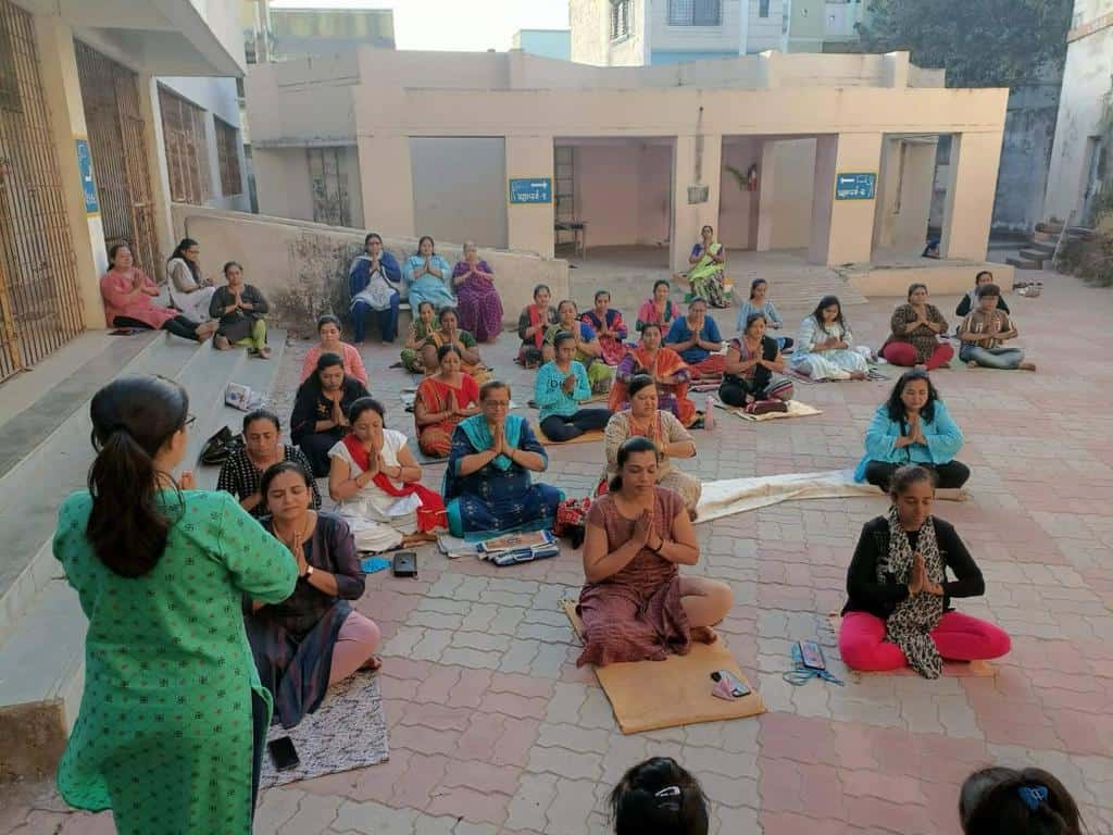 Dharna Vasavda - Conducting Meditation Session for Women